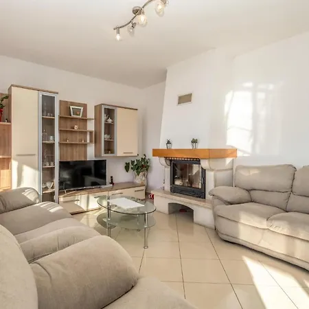 Apartment In With House Sea View *