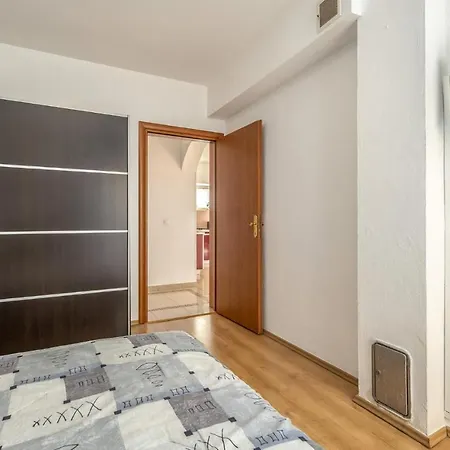 In With House Sea View Apartment