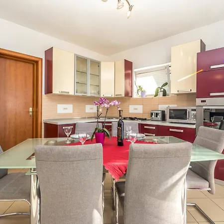 Apartment In With House Sea View *